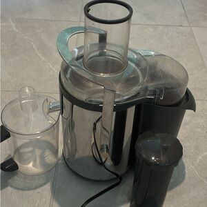 Bella High Power Juicer